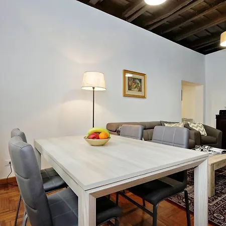 Pellegrino Apartment