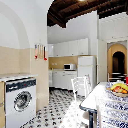 Pellegrino Apartment *